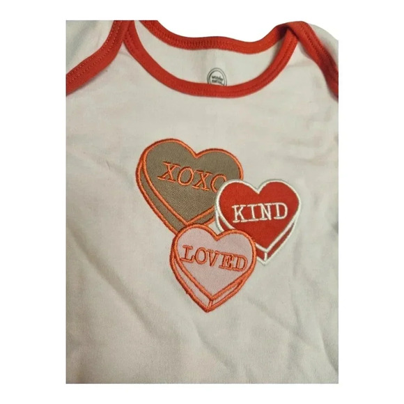 24M Baby Valentines XOXO Sweetheart Candy Bodysuit with Matching Pants - Picture 2 of 6